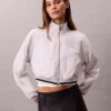 Tkana, krótka bluza dresowa o luźnym kroju Tkana, krótka bluza dresowa o luźnym kroju