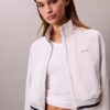 Tkana, krótka bluza dresowa o luźnym kroju Tkana, krótka bluza dresowa o luźnym kroju