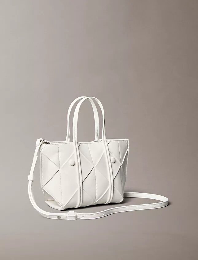 Tkana mini torba typu crossbody Tkana mini torba typu crossbody