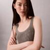 Top z dzianiny prążkowanej z mieszanki wiskozy Top z dzianiny prążkowanej z mieszanki wiskozy