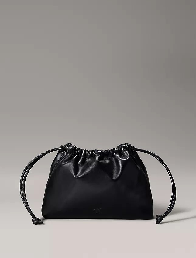 Torba crossbody z monogramem i sznurkiem Torba crossbody z monogramem i sznurkiem