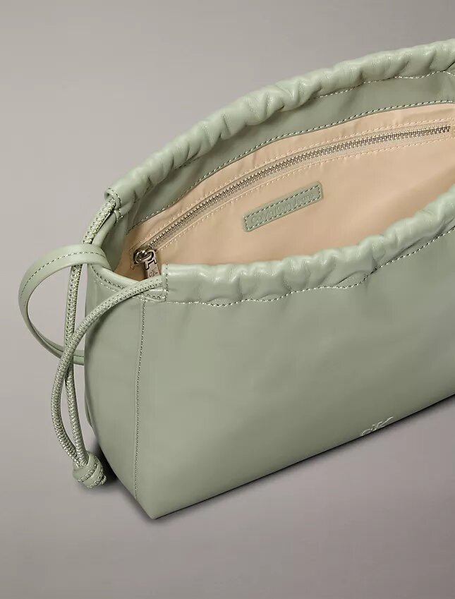 Torba crossbody z monogramem i sznurkiem Torba crossbody z monogramem i sznurkiem