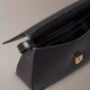 Torba na aparat z klapką z monogramem Torba na aparat z klapką z monogramem