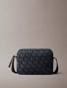 Torba na aparat z nadrukiem Monogram na całej powierzchni