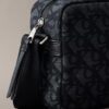 Torba na aparat z nadrukiem Monogram na całej powierzchni Torba na aparat z nadrukiem Monogram na całej powierzchni