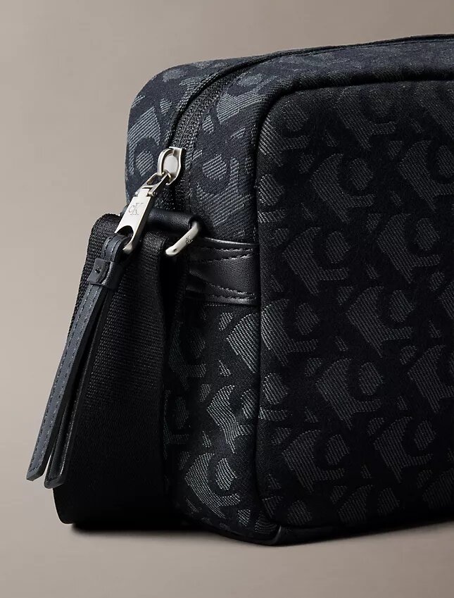 Torba na aparat z nadrukiem Monogram na całej powierzchni Torba na aparat z nadrukiem Monogram na całej powierzchni