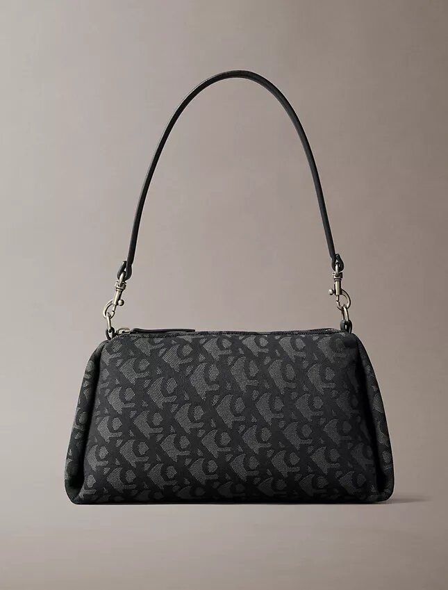 Torba na ramię z plisowanym logo Monogram Torba na ramię z plisowanym logo Monogram