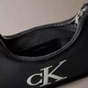 Torba na ramię z wytłoczonym Monogramem Torba na ramię z wytłoczonym Monogramem