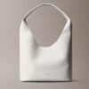 Torba o luźnym kształcie z fakturą „pebble grain” Torba o luźnym kształcie z fakturą „pebble grain”