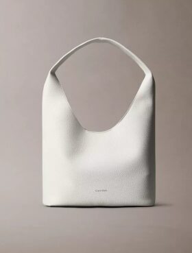 Torba o luźnym kształcie z fakturą „pebble grain”