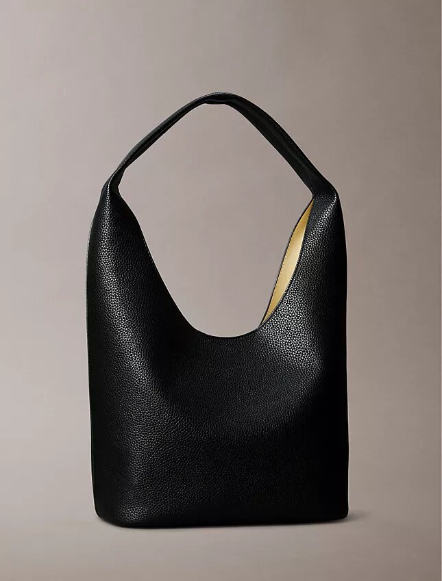 Torba o luźnym kształcie z fakturą „pebble grain” Torba o luźnym kształcie z fakturą „pebble grain”