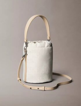 Torba typu bucket z nadrukiem Monogramu na całej powierzchni Torba typu bucket z nadrukiem Monogramu na całej powierzchni