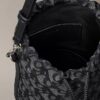 Torba typu bucket z nadrukiem Monogramu na całej powierzchni Torba typu bucket z nadrukiem Monogramu na całej powierzchni