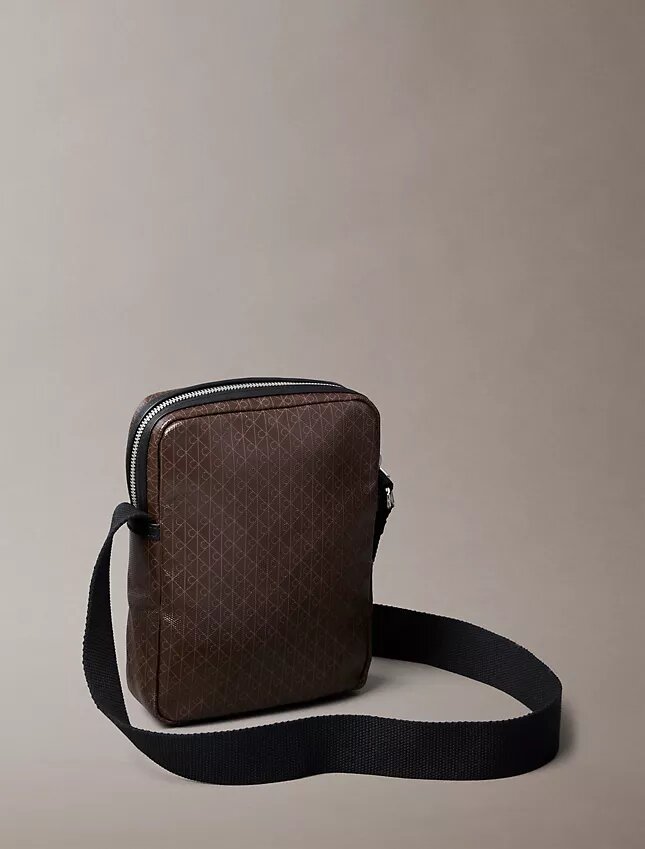Torba typu reporter z logo na całej powierzchni Torba typu reporter z logo na całej powierzchni