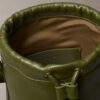 Torebka typu bucket z fakturą ziarnistą Torebka typu bucket z fakturą ziarnistą