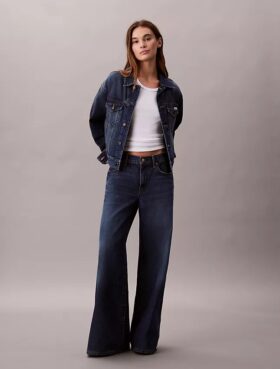 Trucker Jacket w stylu dżinsowym z lat 90. Trucker Jacket w stylu dżinsowym z lat 90.