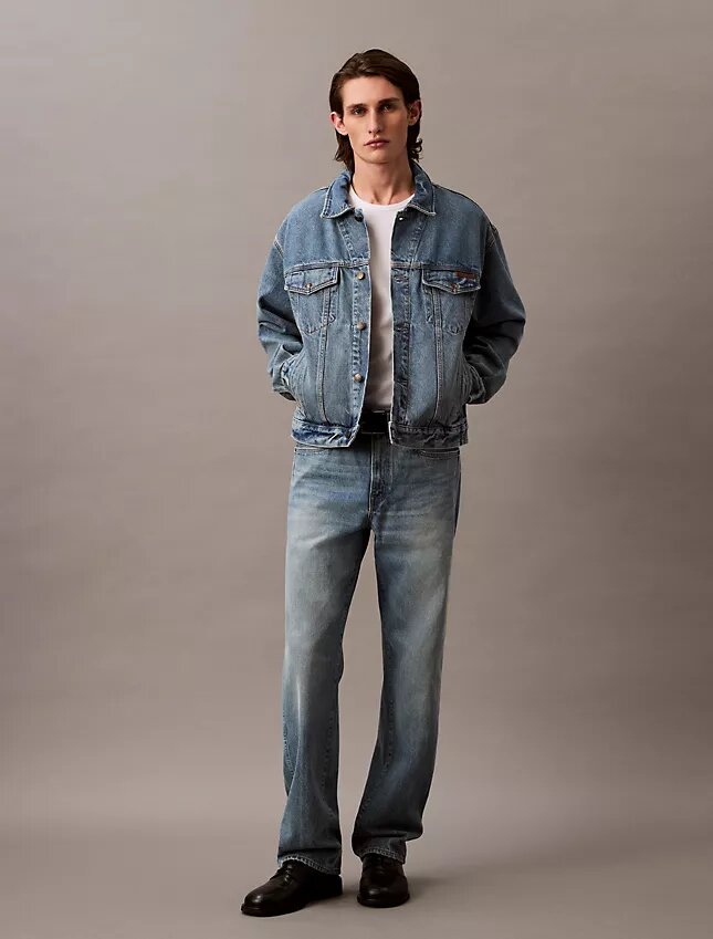 Trucker Jacket w stylu dżinsowym z lat 90. Trucker Jacket w stylu dżinsowym z lat 90.