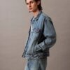 Trucker Jacket w stylu dżinsowym z lat 90. Trucker Jacket w stylu dżinsowym z lat 90.