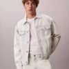 Trucker Jacket w stylu lat 90. Trucker Jacket w stylu lat 90.