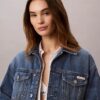 Trucker Jacket w stylu lat 90. Trucker Jacket w stylu lat 90.