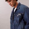 Trucker Jacket w stylu lat 90. Trucker Jacket w stylu lat 90.