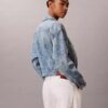 Trucker Jacket w stylu lat 90. Trucker Jacket w stylu lat 90.