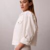 Trucker Jacket w stylu lat 90. Trucker Jacket w stylu lat 90.