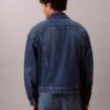 Trucker Jacket w stylu lat 90. Trucker Jacket w stylu lat 90.