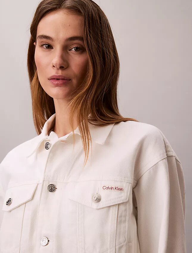 Trucker Jacket w stylu lat 90. Trucker Jacket w stylu lat 90.