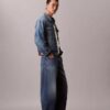 Trucker Jacket w stylu lat 90. Trucker Jacket w stylu lat 90.