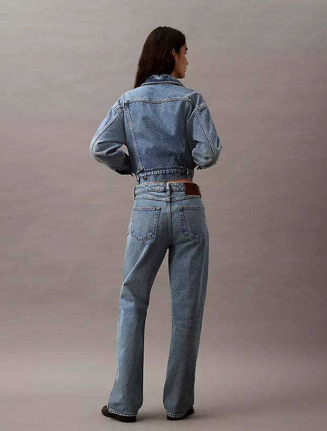 Trucker Jacket z dżinsu w stylu lat 90. Trucker Jacket z dżinsu w stylu lat 90.