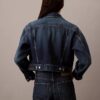 Trucker Jacket z dżinsu w stylu lat 90. Trucker Jacket z dżinsu w stylu lat 90.