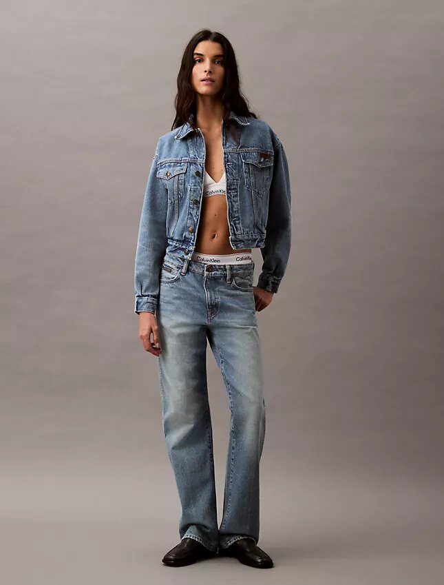 Trucker Jacket z dżinsu w stylu lat 90. Trucker Jacket z dżinsu w stylu lat 90.