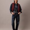 Trucker Jacket z dżinsu w stylu lat 90. Trucker Jacket z dżinsu w stylu lat 90.