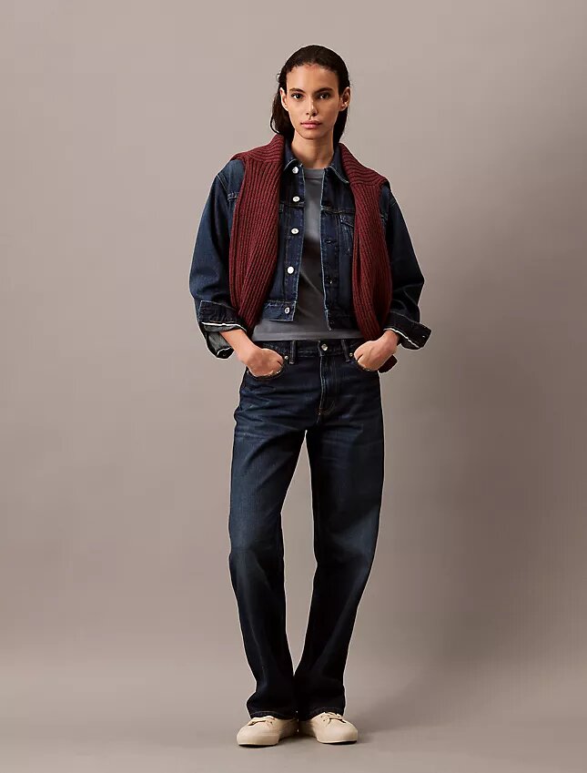 Trucker Jacket z dżinsu w stylu lat 90. Trucker Jacket z dżinsu w stylu lat 90.