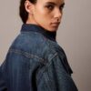 Trucker Jacket z dżinsu w stylu lat 90. Trucker Jacket z dżinsu w stylu lat 90.