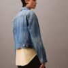 Trucker Jacket z dżinsu w stylu lat 90. Trucker Jacket z dżinsu w stylu lat 90.