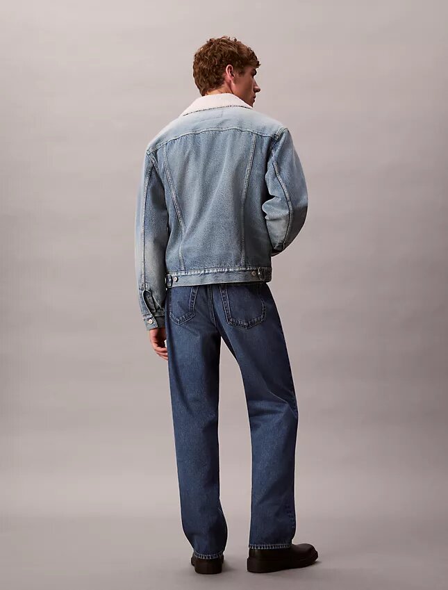 Trucker Jacket z polaru Sherpa w stylu lat 90. Trucker Jacket z polaru Sherpa w stylu lat 90.